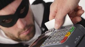 هک کارت بانکی چگونه ممکن است؟